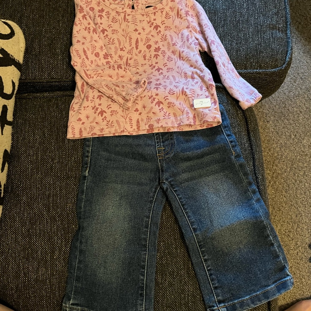 Size 12 month girls bundle (outfits, dresses, joggers, overalls)